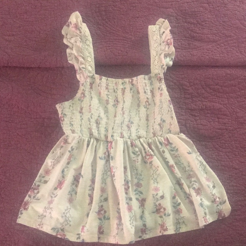 Coco + Jaimeson pink floral top size L